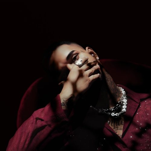 Veigh eleva o nível com o clipe cinematográfico de “Artista Genérico”